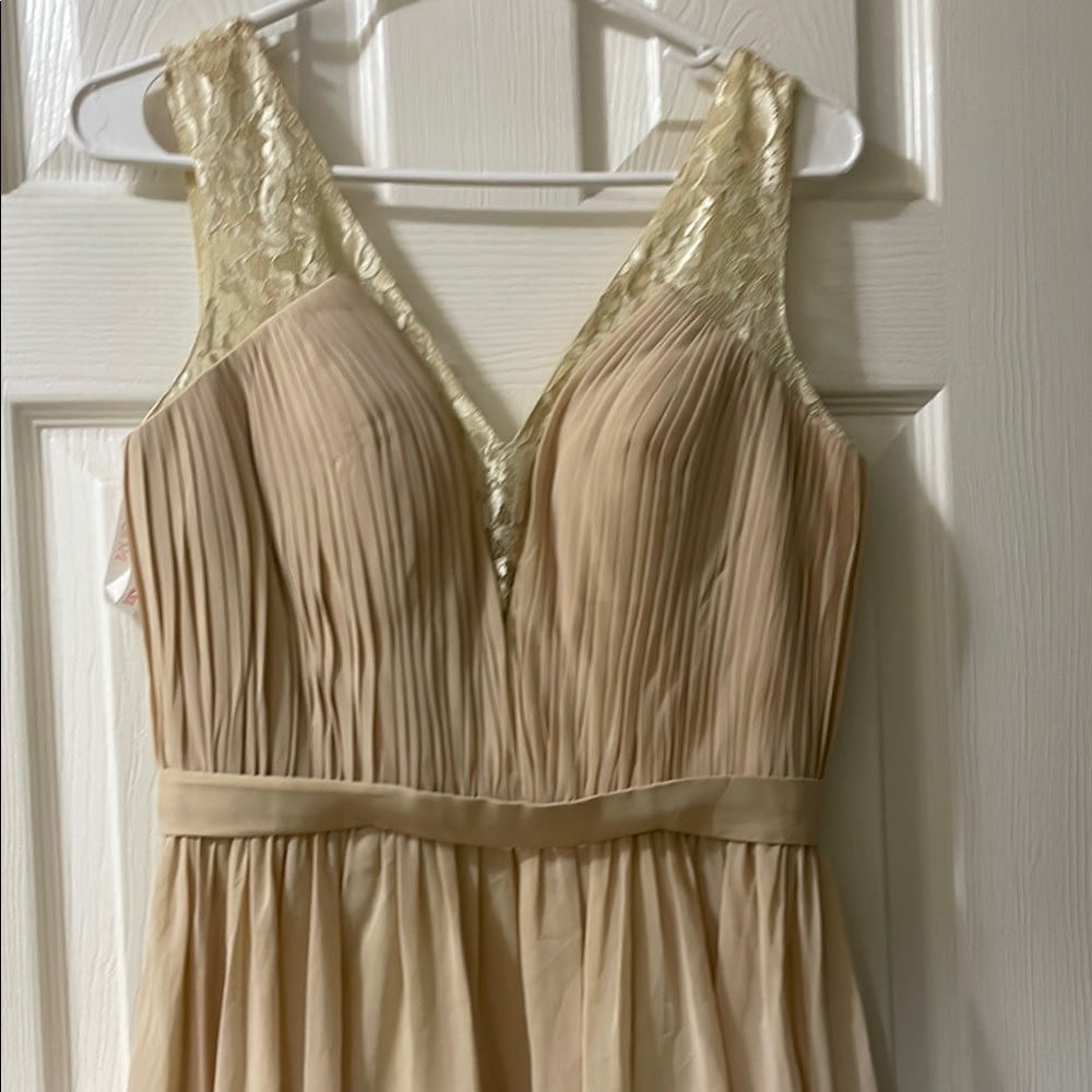 Elegant Cream Lace Dress